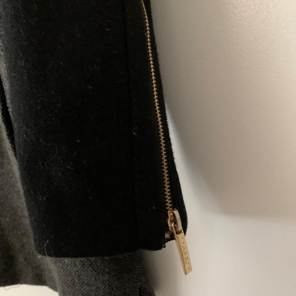 Laundry Coat - image 5